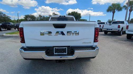 2025 RAM 3500 Tradesman Crew Cab 4x4 8' Box