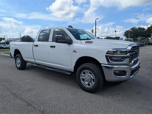 2026 RAM 2500 Tradesman Crew Cab 4x4 8' Box