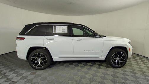 2025 Jeep Grand Cherokee Summit