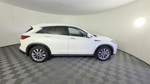 2022 INFINITI QX50 LUXE