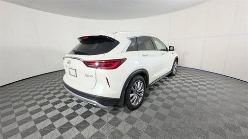 2022 INFINITI QX50 LUXE
