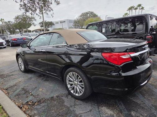 2011 Chrysler 200 Limited