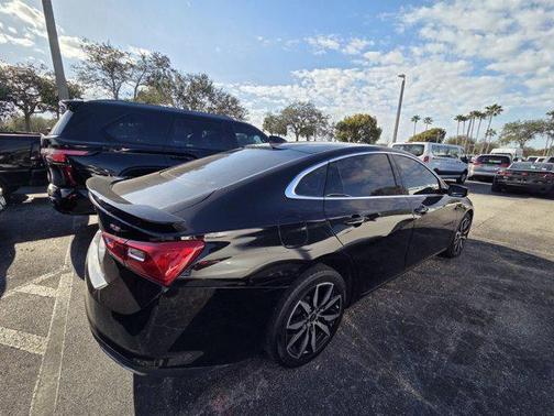 2022 Chevrolet Malibu FWD RS