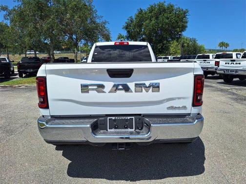 2025 RAM 3500 Tradesman Crew Cab 4x4 8' Box