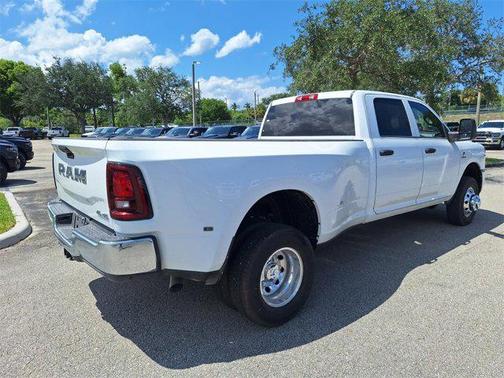 2025 RAM 3500 Tradesman Crew Cab 4x4 8' Box