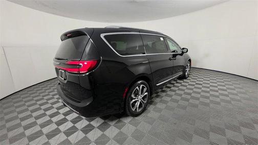 2026 Chrysler Pacifica L