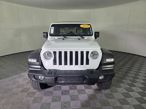 Bright White Clearcoat 2019 Jeep Wrangler Unlimited Sport