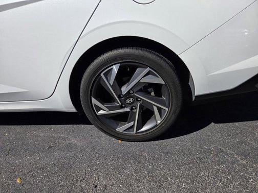 2024 Hyundai ELANTRA HEV Limited