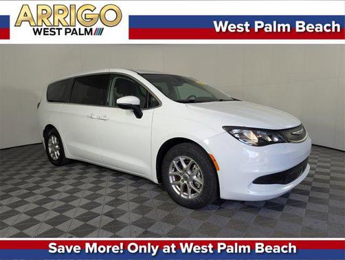 2023 Chrysler Voyager LX