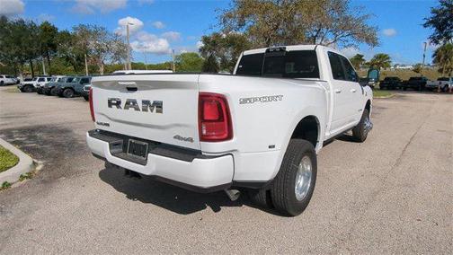 2026 RAM 3500 Laramie Crew Cab 4x4 8' Box