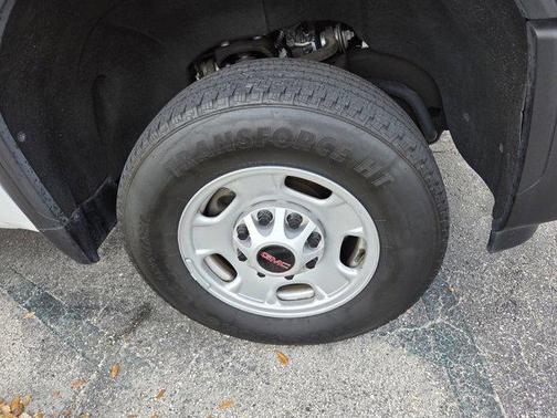 2024 GMC Sierra 2500 Pro