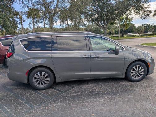 2021 Chrysler Pacifica Hybrid Touring L