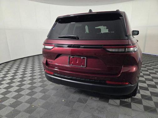 Velvet Red Pearlcoat 2025 Jeep Grand Cherokee Altitude