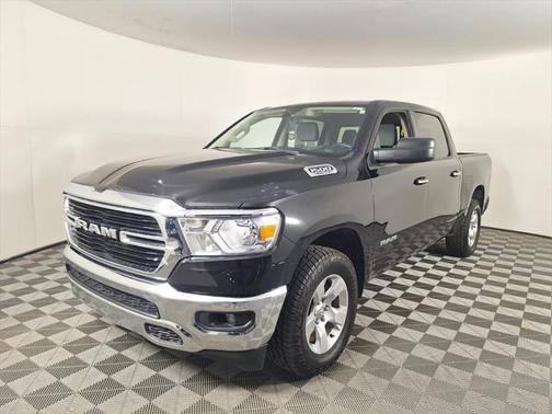 Diamond Black Crystal Pearlcoat 2020 RAM 1500 Big Horn/Lone Star
