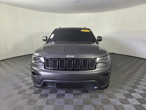 Granite Crystal Metallic Clearcoat 2020 Jeep Grand Cherokee Laredo