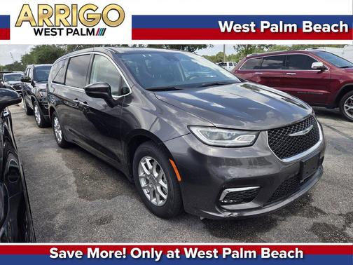Granite Crystal Metallic Clearcoat 2023 Chrysler Pacifica Touring L