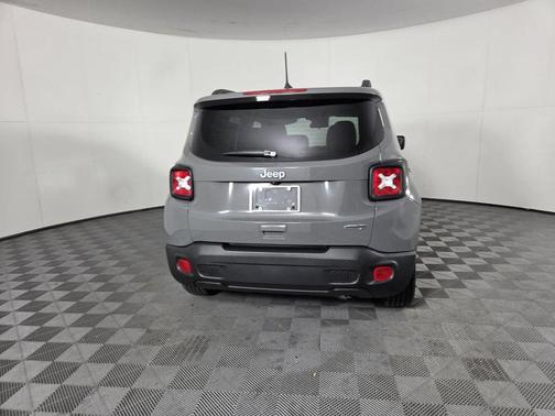 Sting-Gray Clearcoat 2021 Jeep Renegade Latitude