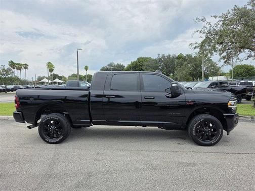2024 RAM 2500 Laramie Crew Cab 4x4 6'4' Box