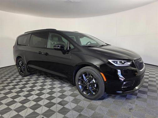 2026 Chrysler Pacifica L