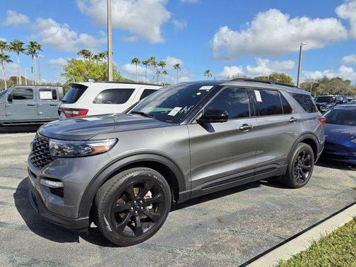 2022 Ford Explorer ST-Line