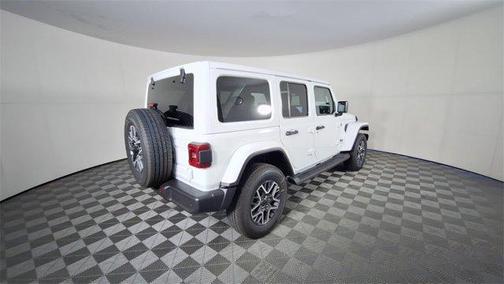 2026 Jeep Wrangler 4-Door Sahara 4x4