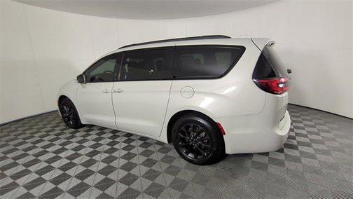 2021 Chrysler Pacifica Touring