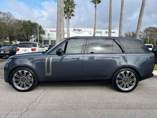 2025 Land Rover Range Rover P400 SE 7 Seat