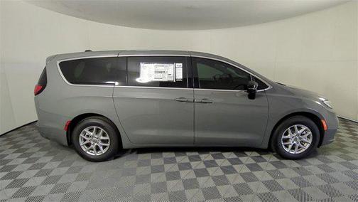 2025 Chrysler Pacifica L