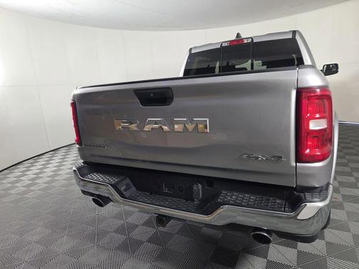 Billet Silver Metallic Clearcoat 2025 RAM 1500 Big Horn/Lone Star
