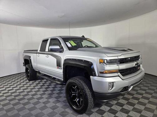 Silver Ice Metallic 2017 Chevrolet Silverado 1500 2LT