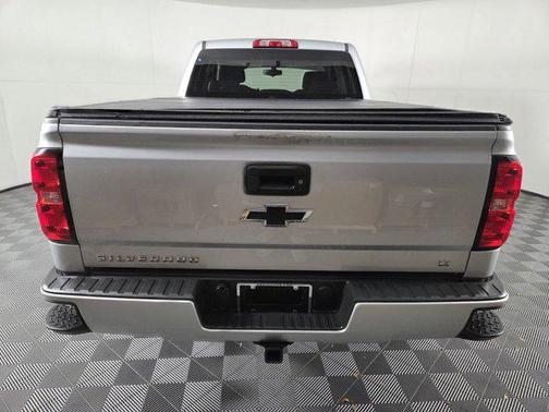 Silver Ice Metallic 2017 Chevrolet Silverado 1500 2LT
