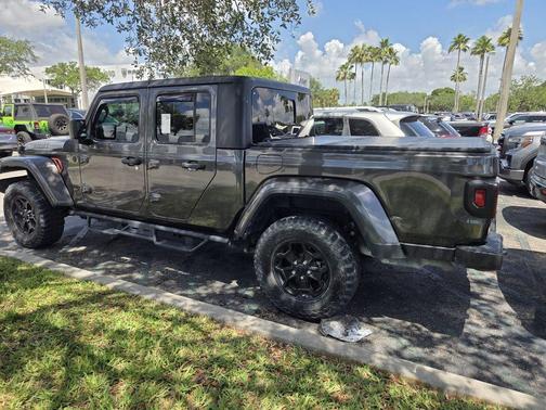 Granite Crystal Metallic Clearcoat 2021 Jeep Gladiator Willys 4x4