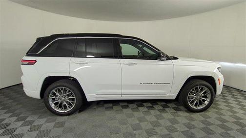2025 Jeep Grand Cherokee Summit