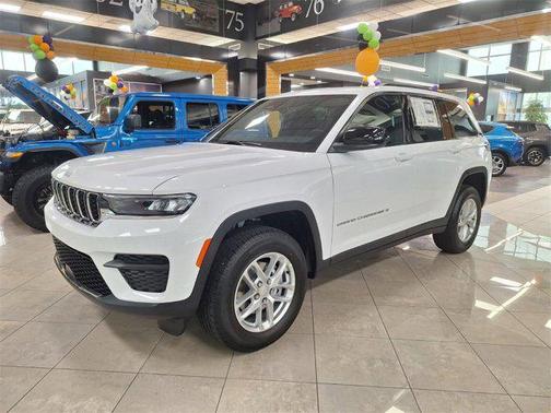 2025 Jeep Grand Cherokee Laredo