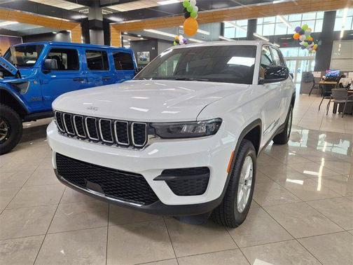 2025 Jeep Grand Cherokee Laredo
