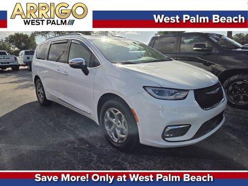 Bright White Clearcoat 2023 Chrysler Pacifica Limited
