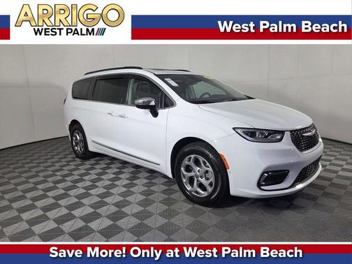 Bright White Clearcoat 2023 Chrysler Pacifica Limited
