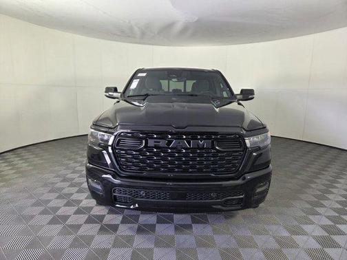 Diamond Black Crystal Pearlcoat 2026 RAM 1500 Big Horn/Lone Star