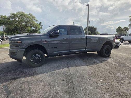 Ceramic Gray Clearcoat 2026 RAM 3500 Laramie Crew Cab 4x4 8' Box