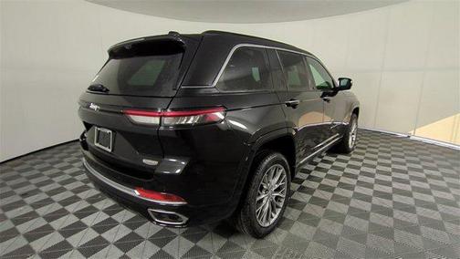 2025 Jeep Grand Cherokee Summit