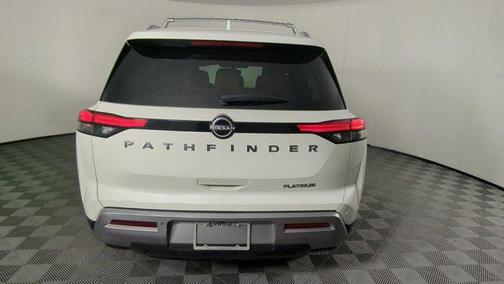 2022 Nissan Pathfinder Platinum 2WD