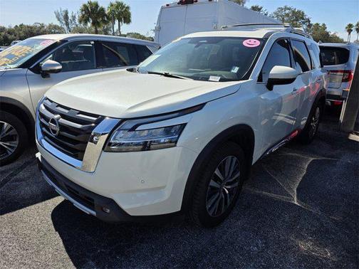 2022 Nissan Pathfinder Platinum 2WD