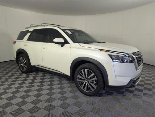 2022 Nissan Pathfinder Platinum 2WD