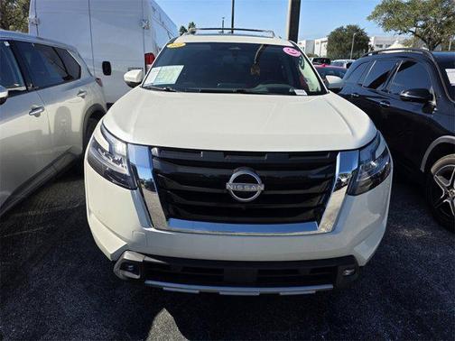 2022 Nissan Pathfinder Platinum 2WD