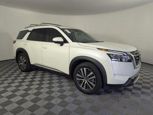 2022 Nissan Pathfinder Platinum 2WD