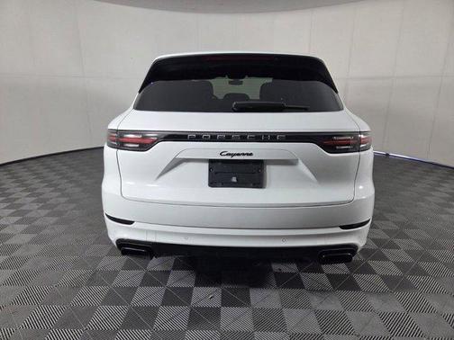 White 2019 Porsche Cayenne Cayenne