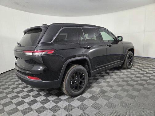 2026 Jeep Grand Cherokee Altitude