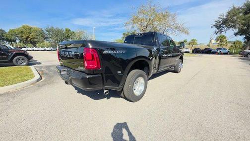 2026 RAM 3500 Laramie Crew Cab 4x4 8' Box