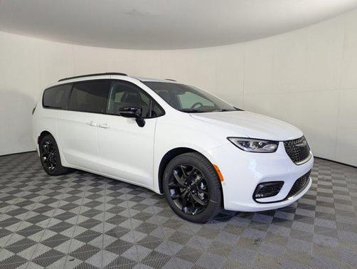 2026 Chrysler Pacifica L