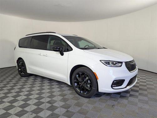 2026 Chrysler Pacifica L